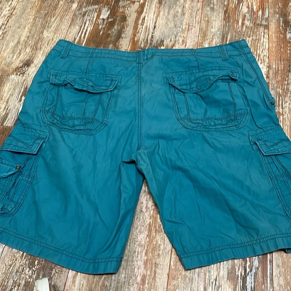 UNIONBAY has zipper